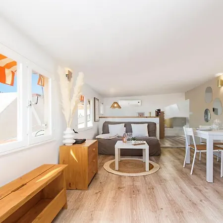 Joli Confort Dans La Vieille Apartamento